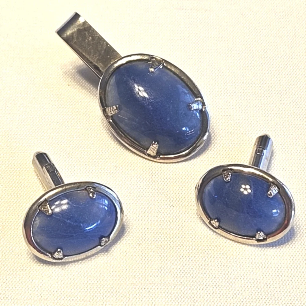 Vintage Oval-shaped, Silver-plated Blue Kyanite Cufflinks, and Matching Tie Clip